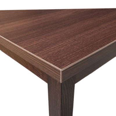 Holztisch Oberfläche dunkel gebeizt mit feiner Holzmaserung