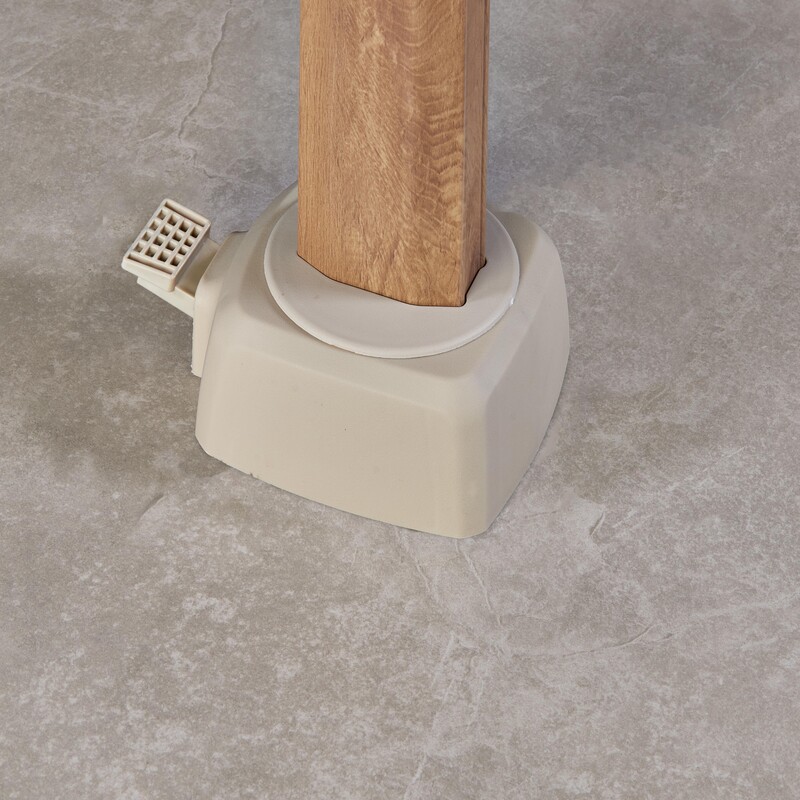 Fußpedal und Drehmechanismus des Platinum Challenger T² Teakfarbe-Sandstone für die 360-Grad-Ausrichtung